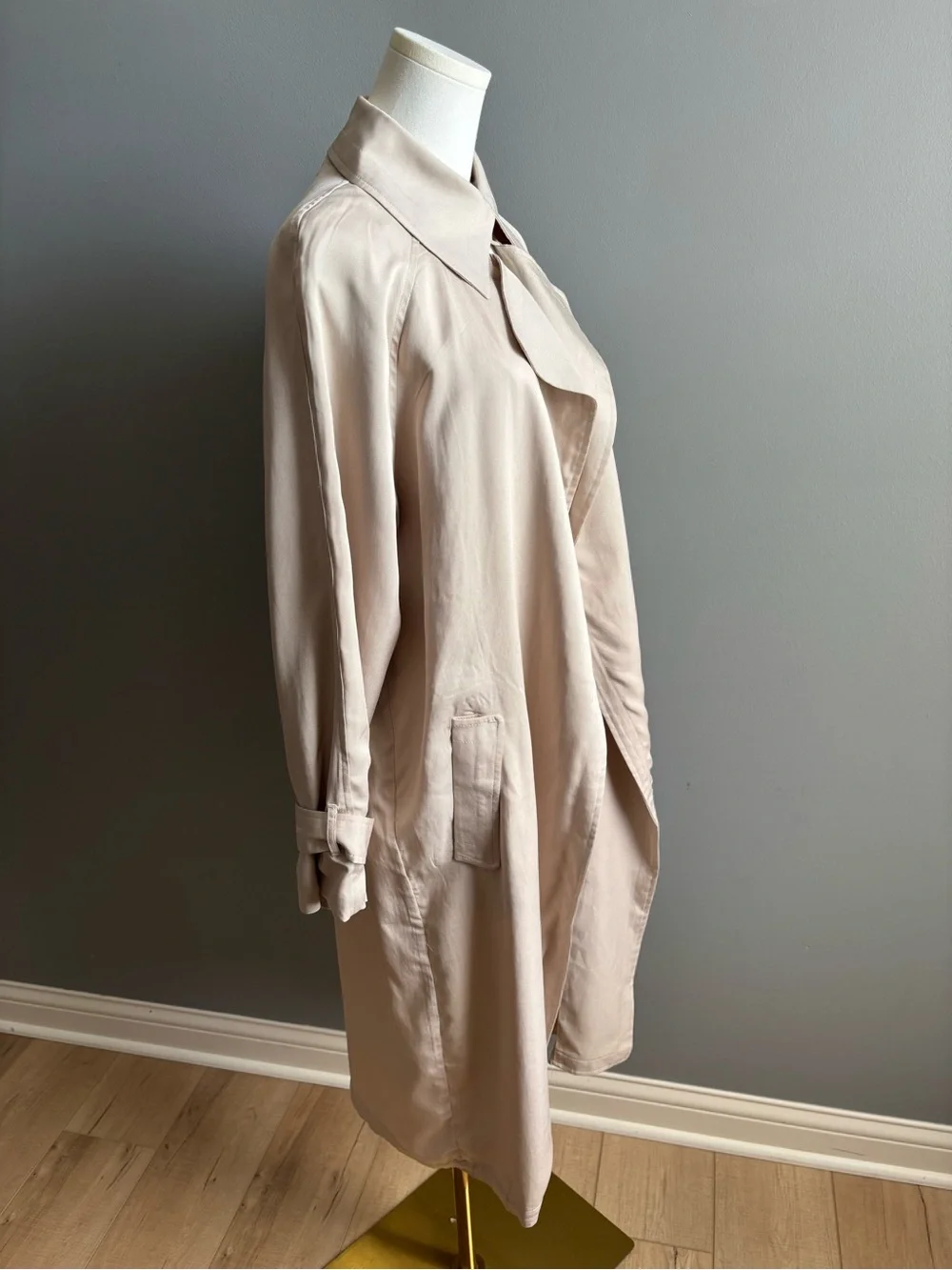 Elie Tahari Open Front Trench Coat With Clasp - Picture 7 of 9